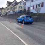 Unfallstelle an der Schuetzengasse in Heiden AR: Fussgaengerin wurde von Auto erfasst